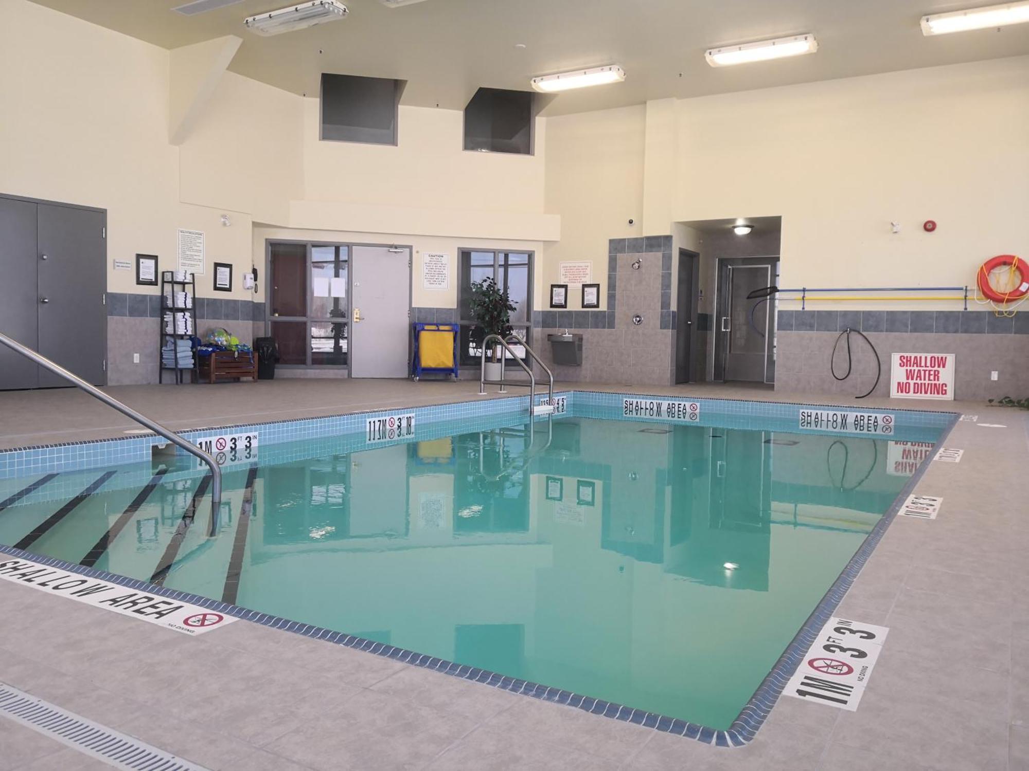 Quality Inn & Suites Hawkesbury Exteriör bild