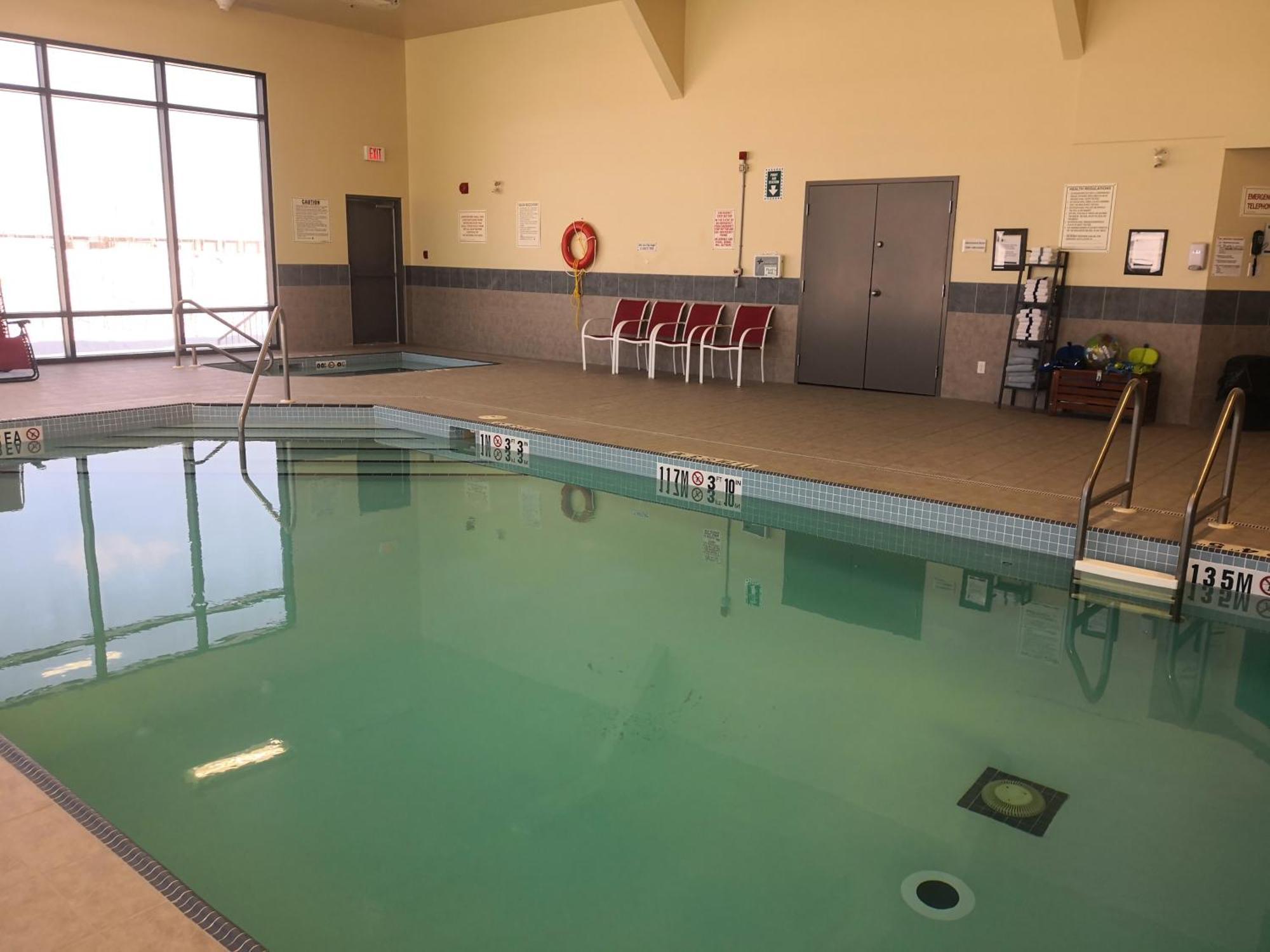 Quality Inn & Suites Hawkesbury Exteriör bild